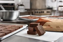 Brownie with Bag, English only.